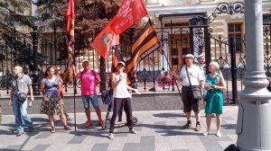 Автор и исполнитель Татьяна Габова рядом с ЦБ РФ