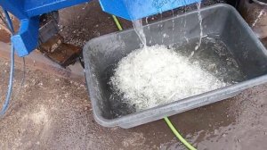 Бутара.  Промывка боя стекла в гравиемойке .