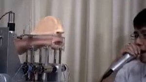 Робот рот пугает детей