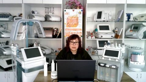 Аквапилинги. Особенности и рекомендованные косметические препараты.