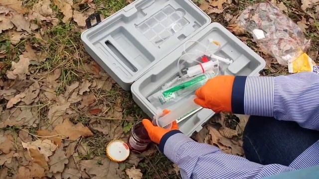 ВАКЦИНАЦИЯ в ЛЕСУ, ДУШЕ и в ПАЛАТКЕ.Доктор Уткин?Crazy Doctor