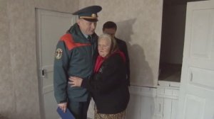 В Курской области инспектор надзорной деятельности помог избежать пожара и спас человека