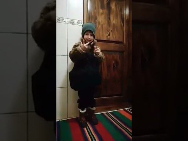 ЛУЧШАЯ И ПОЗИТИВНАЯ КОЛЯДКА. Улыбалась на все 32 зуба. С рождеством Христовым ❤️ мои хорошие.