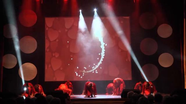 Танец "Биение сердец". Ансамбль современного танца «Jump» смотреть онлайн