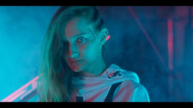 Сняли КРУТОЙ кадр с ДЕШЕВЫМ светом | КИНОШНЫЙ СВЕТ своими руками смотреть онлайн