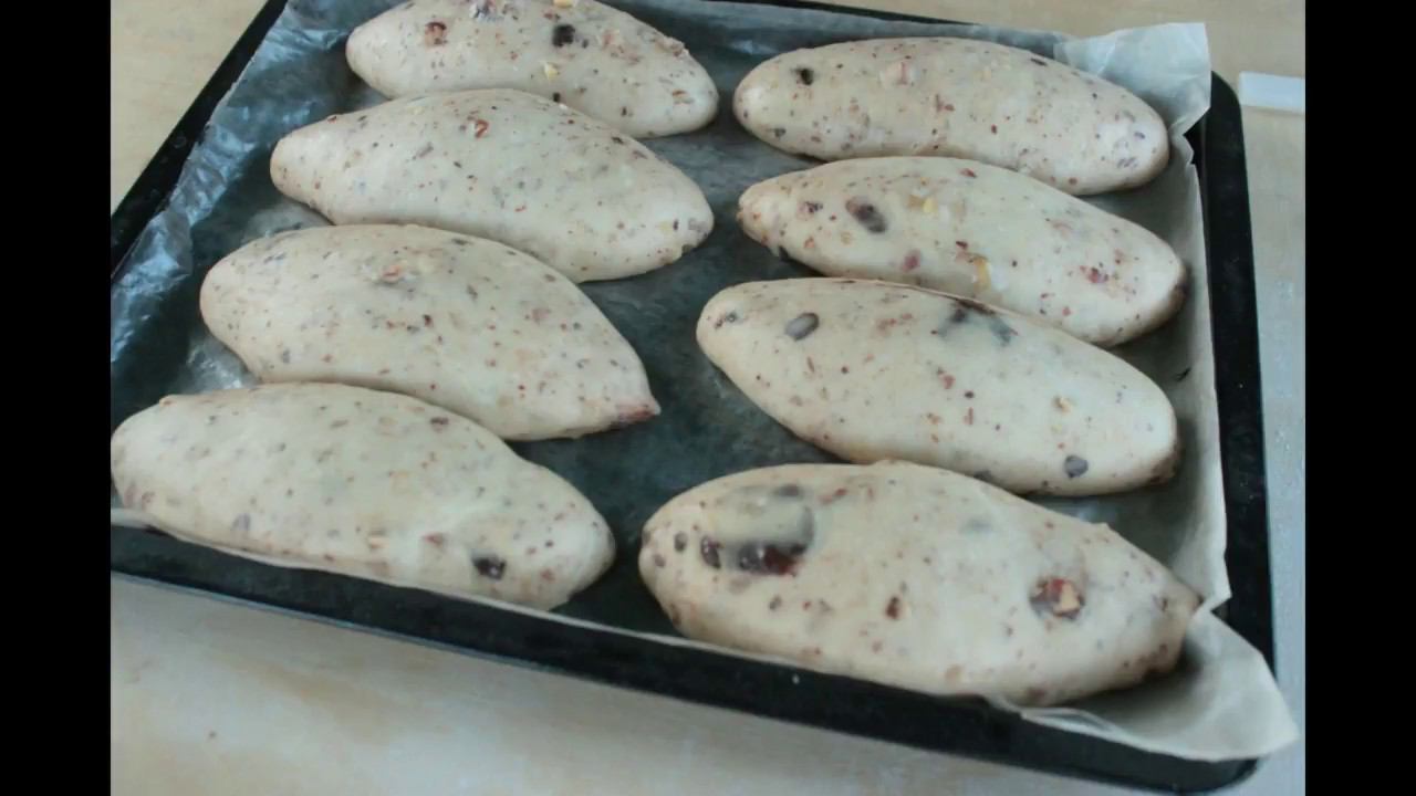 Булочки к чаю с фундуком и шоколадом / Сдобные булочки  на закваске рецепт