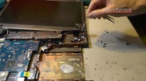 Как приклеить петли ноутбука подробно