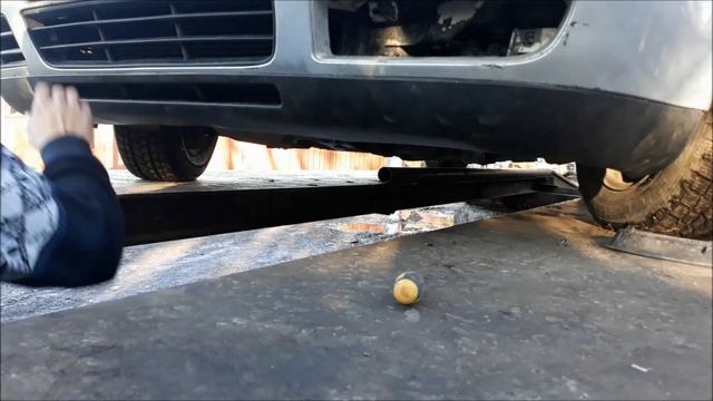 Спойлер переднього бампера. Демонтаж старого і встановлення нового смотреть онлайн