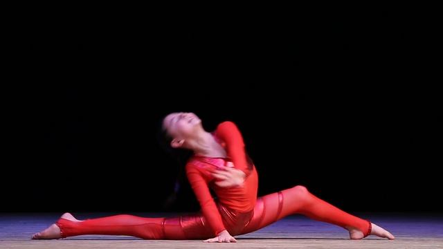 Цирковая студия "Алиса" - "Девочка-змея" смотреть онлайн