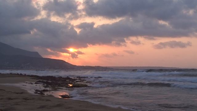 ? Sundown on Malia Beach Crete Greece. 30 Minutes Uncut Relaxing Ocean View on a Peaceful Location смотреть онлайн