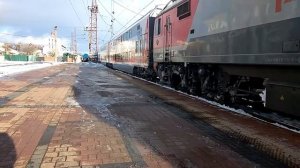 ЭП2К-225 С ДВУХЭТАЖНЫМ ПОЕЗДОМ №29 Санкт-Петербург - Белгород НА ВОКЗАЛЕ БЕЛГОРОД!