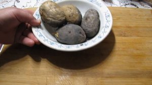 САМАЯ ВКУСНАЯ КАРТОШКА ЗАПЕЧЕННАЯ В УГЛЯХ НА КОСТРЕ #КАРТОШКА #простойрецепт #potato #сравнение