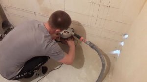 Помогаю конкурирующей фирме делать штробы штроборезом