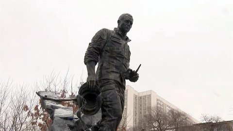 В День спасателя открыт памятник Евгению Зиничеву