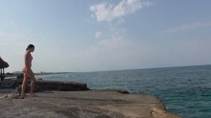 Нырнула в океан