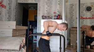 Как правильно отжиматься? Брусья | Техника выполнения упражнения в домашних условиях