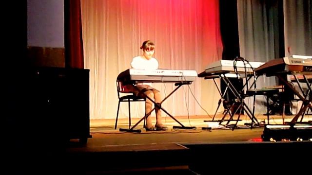 леди зелёные рукава...33 коровы-играет Штейн Дана 10 лет......смотреть до конца. смотреть онлайн