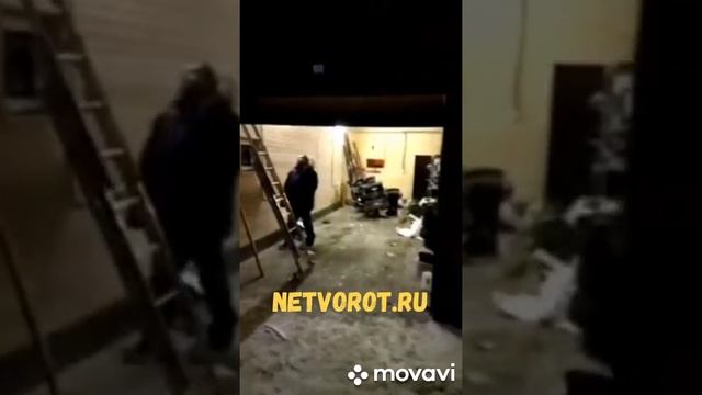 монтаж секционных ворот с автоматикой