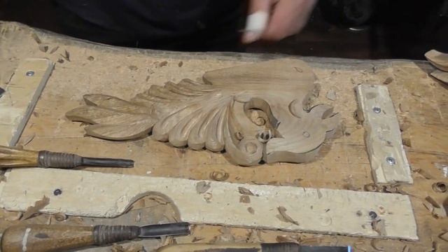 Wood carving. Резьба по дереву. Навершие для карниза Птица смотреть онлайн