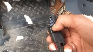 Скрипит Педаль Тормоза. Ищем рукой источник вибрации и исправляем