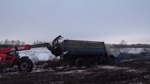 БУКСАНУЛ И ЧУТЬ НЕ УЛЕТЕЛ В ОВРАГ