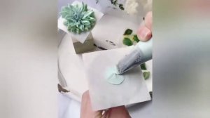 Цветы из масляного крема.Для сверху тортиков и пирожных ???