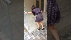 Учимся ходить на каблуках после спортивной обуви :D