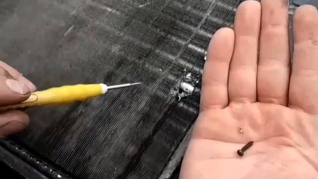 как можно быстро устранить течь в алюминевом радиаторе без паяния смотреть онлайн