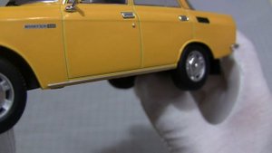 МОСКВИЧ-2140 1:24 ЛЕГЕНДАРНЫЕ СОВЕТСКИЕ АВТОМОБИЛИ №43 Hachette/Car model MOSKVICH-2140