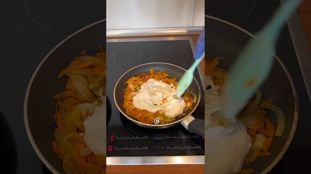 Молодая капуста тушёная в сметане #еда #рецепты #зож смотреть онлайн