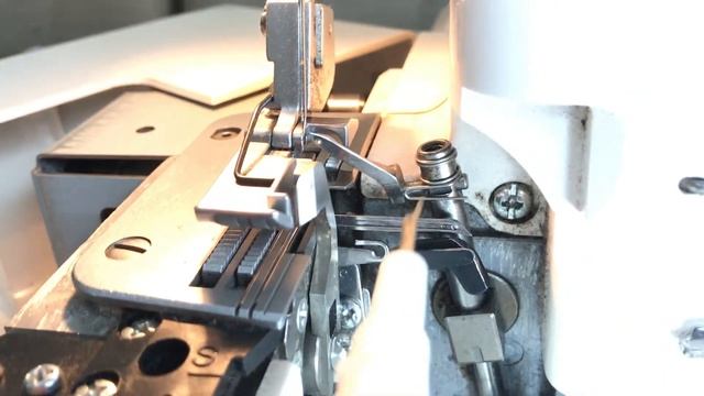 How to thread Janome MyLock 213 Magnolia Overlock Machine| Serger. смотреть онлайн