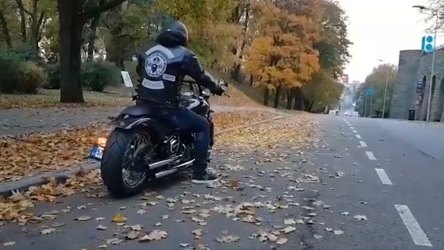 Yamaha Dragstar XVS 1100, Cobra Exhaust, awesome sound, decibel killer смотреть онлайн