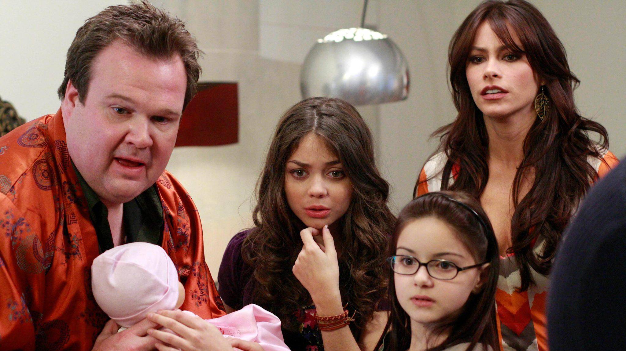 Сериал Американская семейка - 1 сезон 15 серия / Modern Family