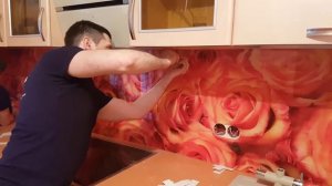 Установка скинали от компании «SkinaliFresh»