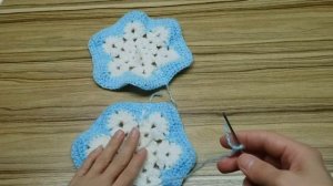 Сапожки крючком с узором "Снежинки"