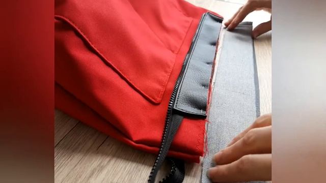 Пошив женской сумки из эко-кожи. Часть 3. Изготовление и соединение деталей внутренней части сумки. смотреть онлайн