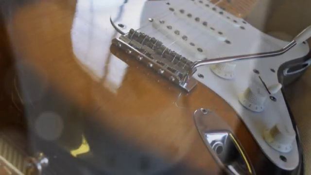 Fender JV (ST57-65) 1982 Sunburst - Fender Japan Vintage Stratocaster (Fullerton-Red Bobbins) смотреть онлайн