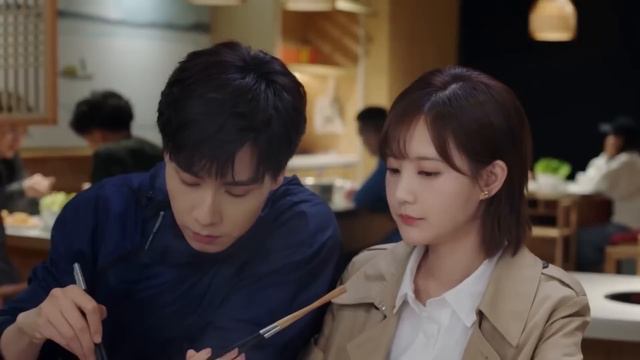 【Full Movie】刺激的吻！女孩怕被爸爸发现，被小男友拽进衣柜热吻 🧁 Chinese Television Dramas смотреть онлайн