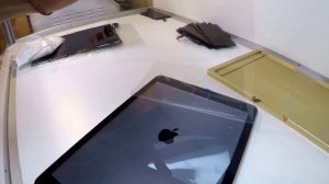 Замена/переклейка тачскрина ipad air 2 9.7inch. (Replacement of touchscreen on ipad air 2 9.7) part