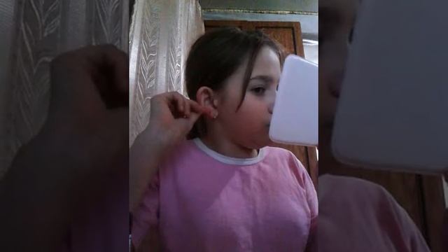 Прокол ушка в домашних условиях смотреть онлайн