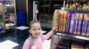 Аэропорт Внуково, летим в Китай с детьми, двойняшки на шопинге в DUTY FREE MOSCOW Россия - Китай