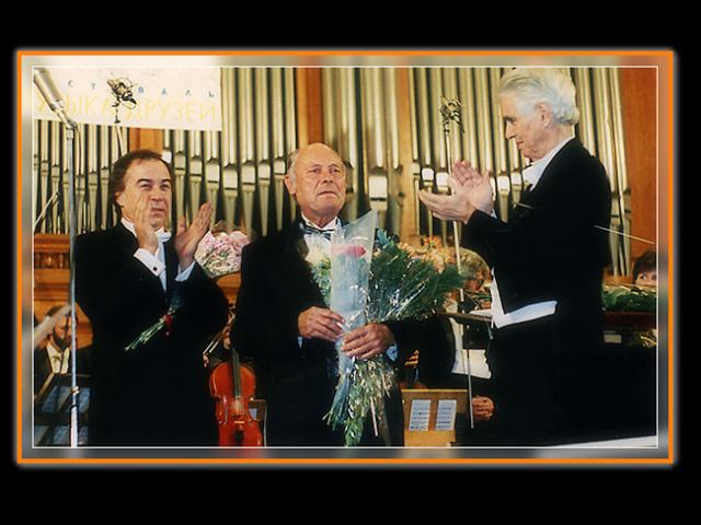 Кaramanov Алемдар Караманов исполняет Совершишася и Америку смотреть онлайн