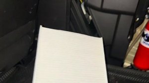 Замена заднего салонного фильтра Kia Carnival IV поколения 2.2D