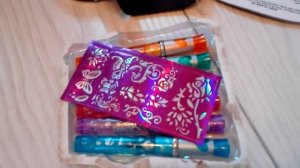 КРАШУСЬ ДЕТСКОЙ КОСМЕТИКОЙ И ДЕЛАЮ МАНИКЮР))