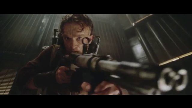 Alien loves to sing. Чужой любит петь. Но люди почему-то боятся, когда он поет. смотреть онлайн