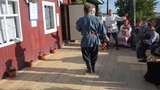 Пожарище. Пляска на улице