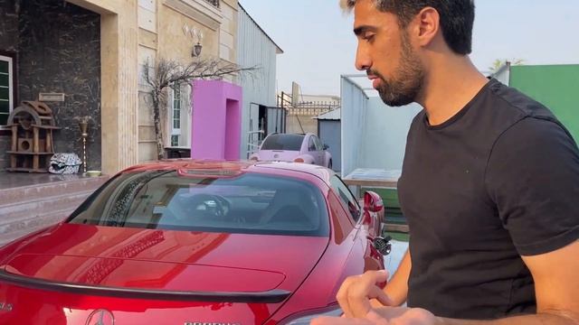 Mo Vlogs and his bizarre Car Collection | HUMMER H2 limousine converted into a swimming pool смотреть онлайн