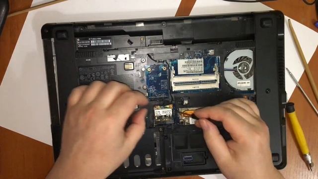 HP PROBOOK 4530S разбор, чистка и замена клавиатуры (18+) смотреть онлайн