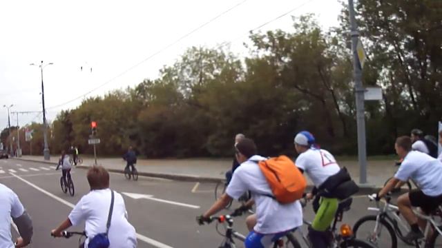 Собянин на велосипеде смотреть онлайн