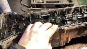 Совет дня , приклеиваем прокладку клапанной крышки Toyota